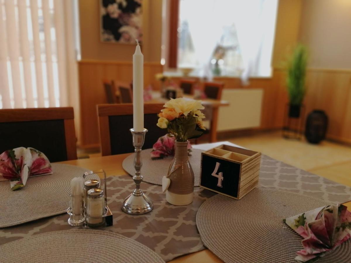 Vzdelavaci Stredisko A Hotel Varnsdorf Eksteriør bilde